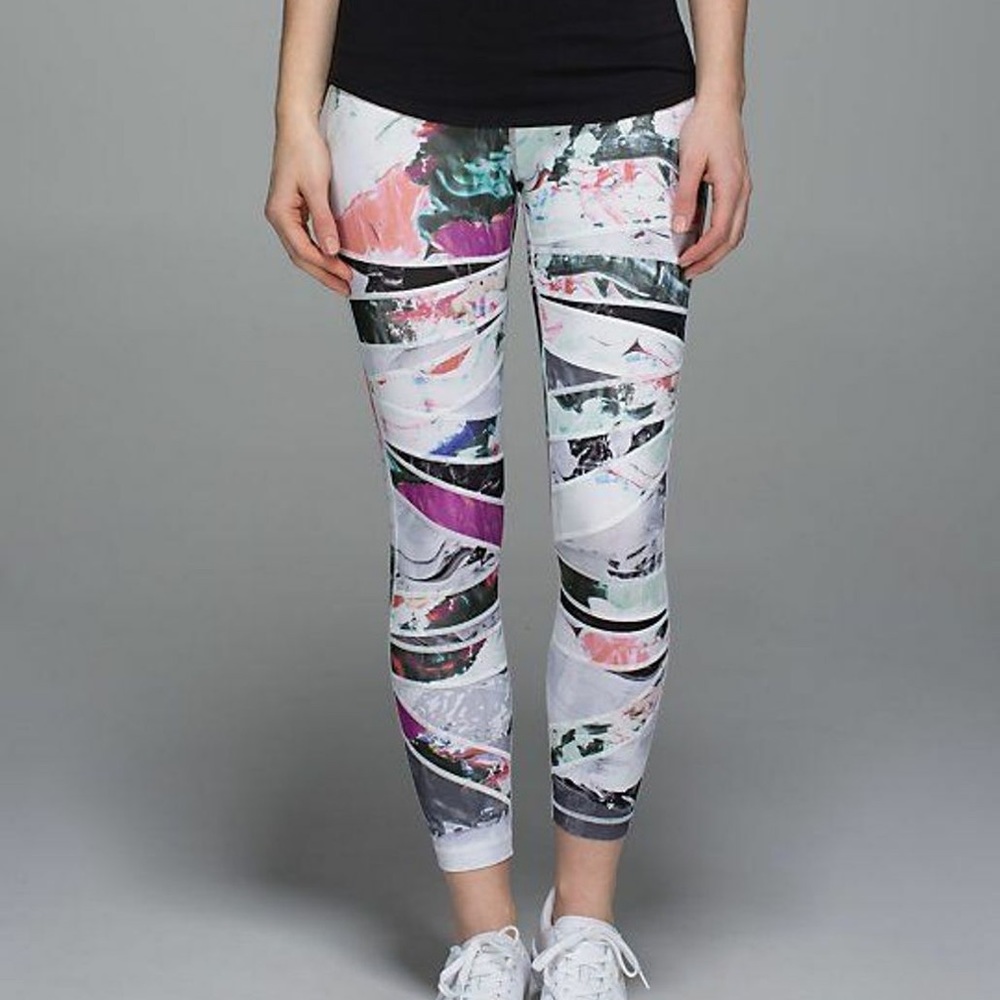 Lululemon Size 6 High Times Full-On Luxtreme Pigment Wave Multicolor Legging